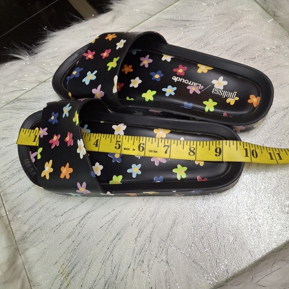 Melissa x Larroude Black Multicolored Floral Motif Rubber Slip-On Slides Size 7 - Picture 16 of 16
